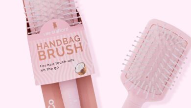 handbag hairbrush