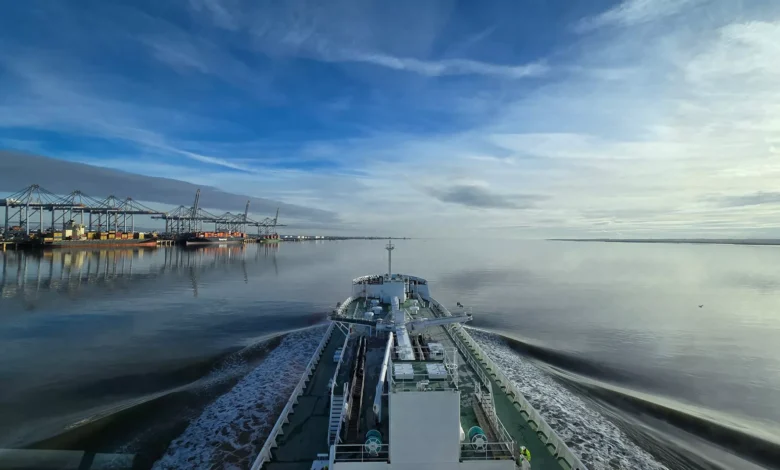 high tide at tilbury