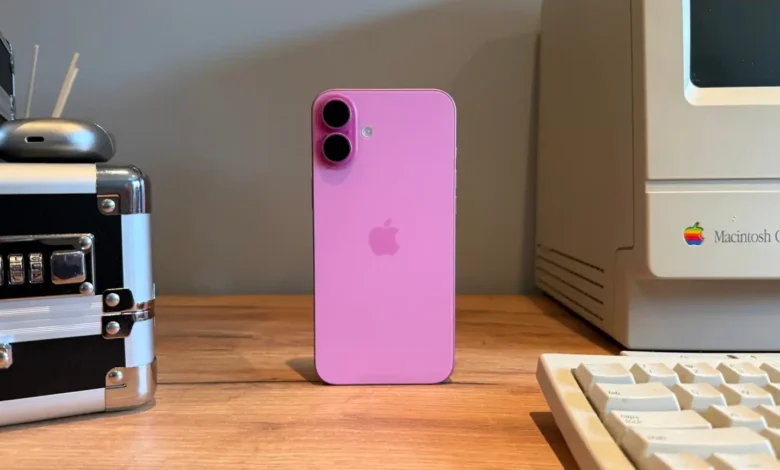 iPhone 16 Pink